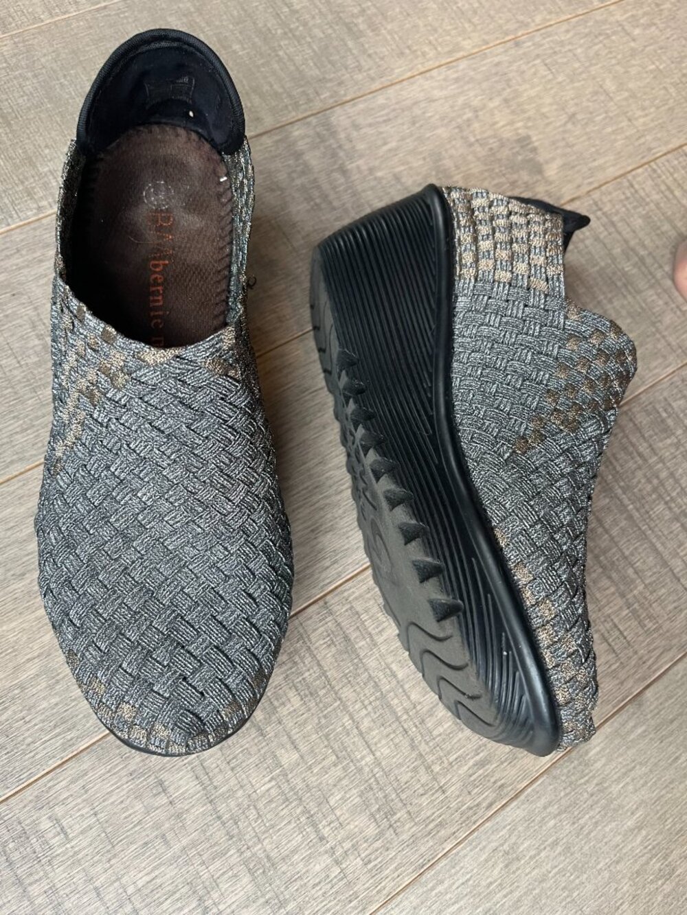 Bernie Mev Wedges